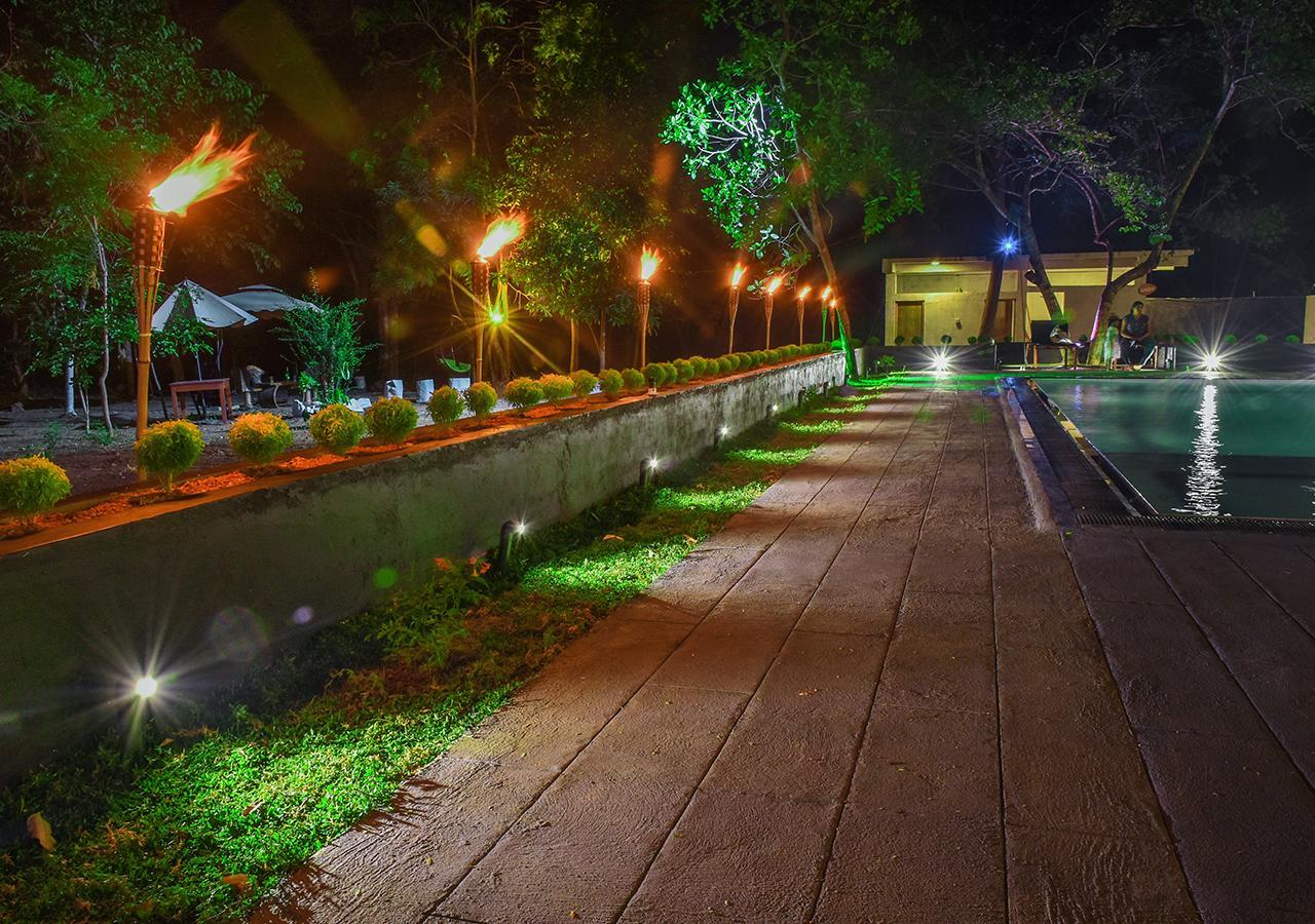 Lavish Resort - Sigirya シギリヤ エクステリア 写真